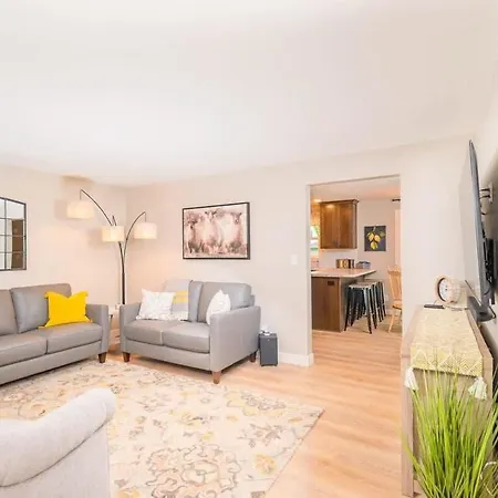 4Br 2Ba Dog Friendly 3 Kings Walk To Lambeau Villa